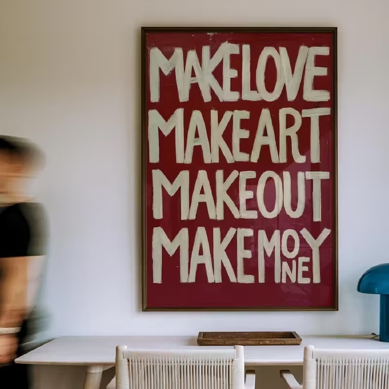 Home Decor Mod - Modern,Retro Self Made Love Kisses Me