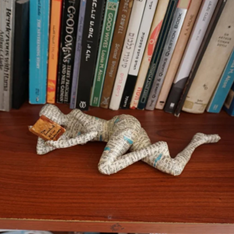 The Reading woman Abstract Sta - مراجعة Abstract Sculpture Resin وسعره
