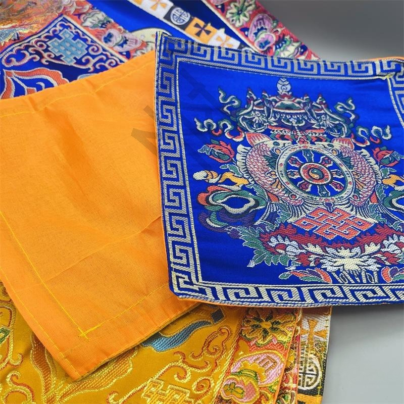 Tibetan-style Buddhist Hall De - مراجعة Decorative Throw Pillow وسعره