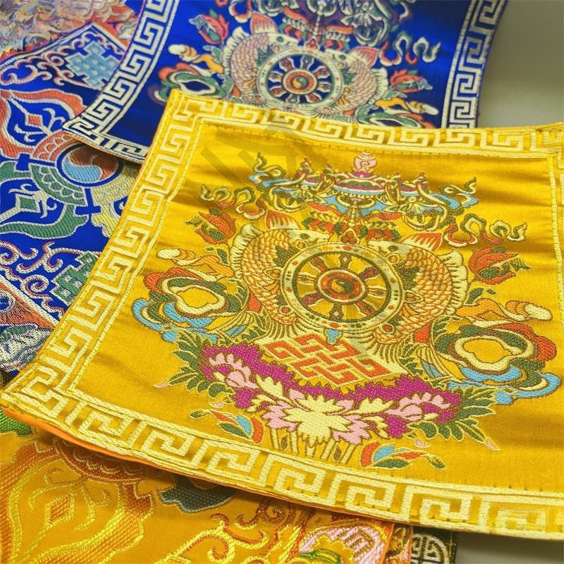 Tibetan-style Buddhist Hall De - مراجعة Decorative Throw Pillow وسعره