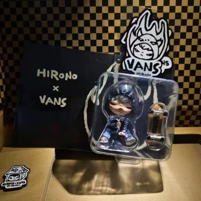 POPMART Hirono X VANS Co-brand - مراجعة Home Decor Brand وسعره